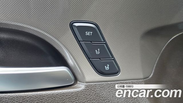 Hyundai Santafe 2019 — photo 32