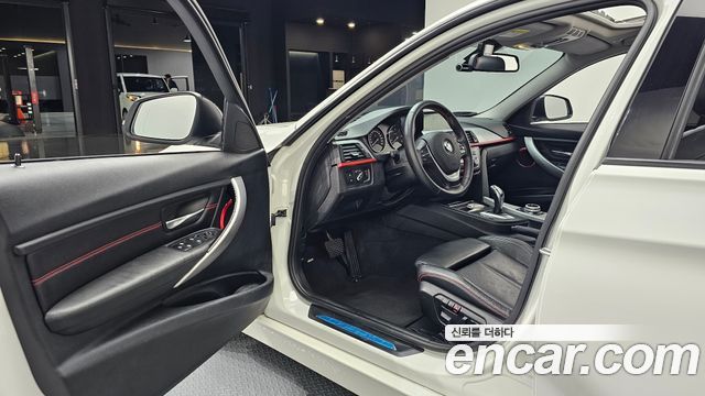 BMW 3-Series 2012 — photo 10