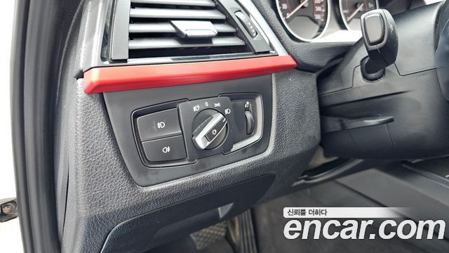 BMW 3-Series 2012 — photo 16