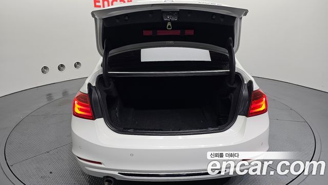BMW 3-Series 2012 — photo 20