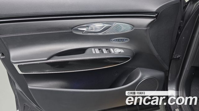 Genesis GV70 2022 — photo 14