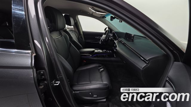 Genesis GV70 2022 — photo 16