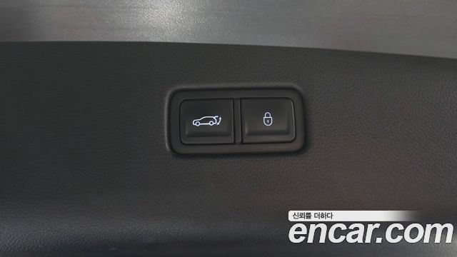 Genesis GV70 2022 — photo 27