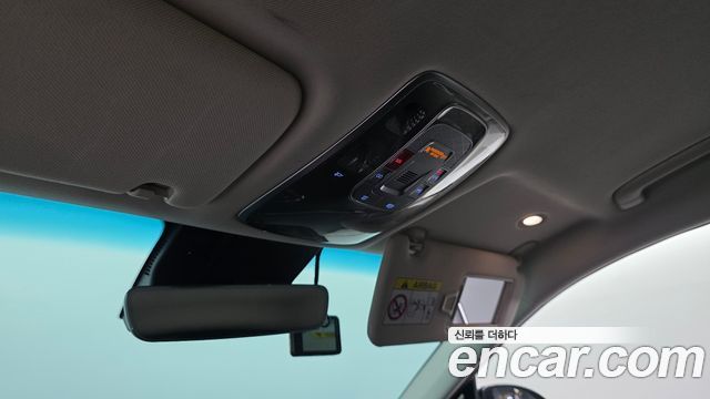 Genesis GV70 2022 — photo 29