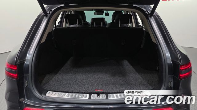Genesis GV70 2022 — photo 32