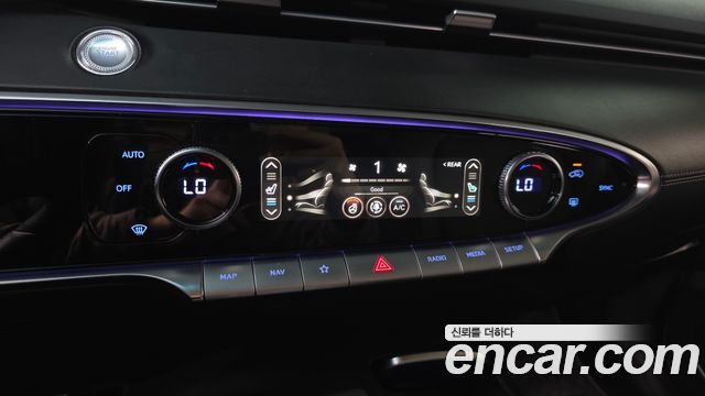 Genesis GV70 2022 — photo 33
