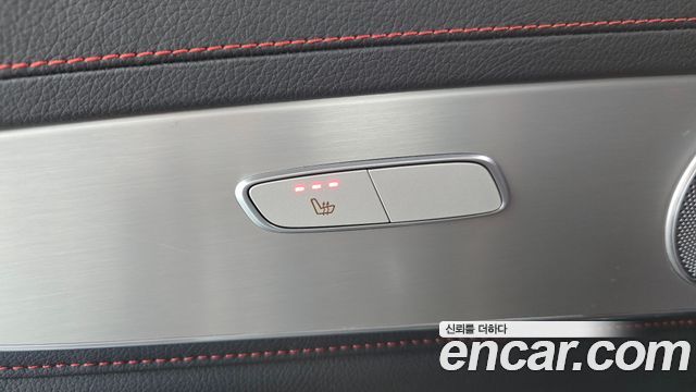 Mercedes-Benz GLC-Class 2019 — photo 29