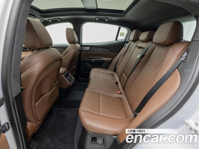 Maserati Grecale 2024 — photo 12