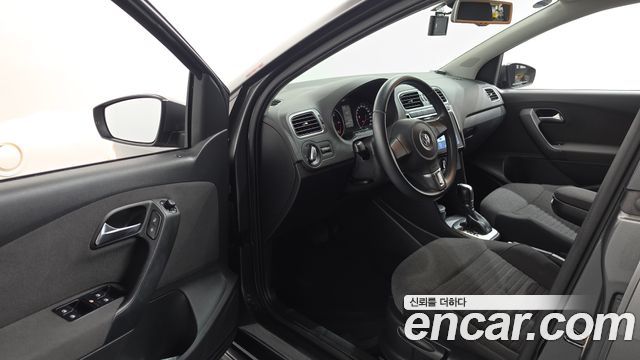 Volkswagen Polo 2013 — photo 10