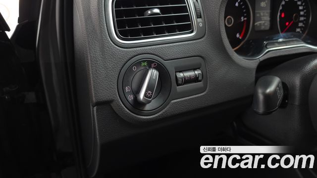 Volkswagen Polo 2013 — photo 17