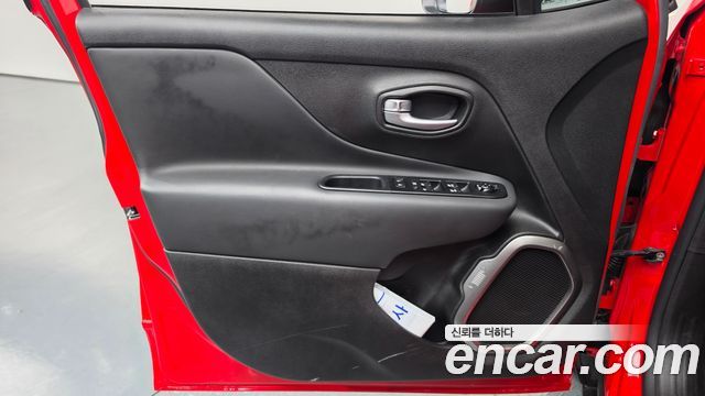 Jeep Renegade 2020 — photo 14