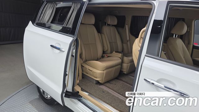 Kia Canival 2018 — photo 18