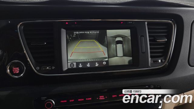 Kia Canival 2018 — photo 21