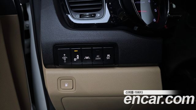 Kia Canival 2018 — photo 22