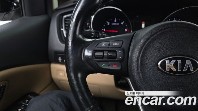 Kia Canival 2018 — photo 23
