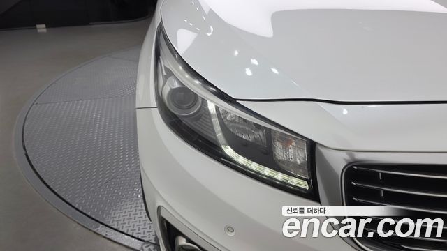 Kia Canival 2018 — photo 8