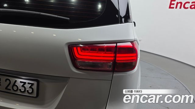 Kia Canival 2018 — photo 9
