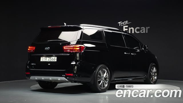 Kia Canival 2019 — photo 2