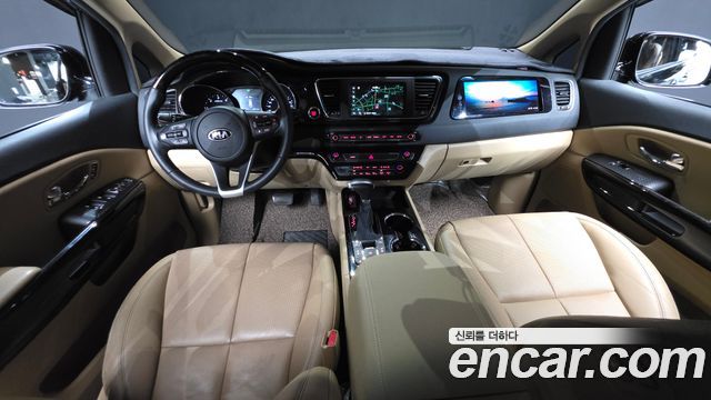 Kia Canival 2019 — photo 10