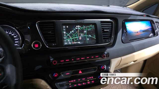 Kia Canival 2019 — photo 20