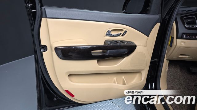 Kia Canival 2019 — photo 14