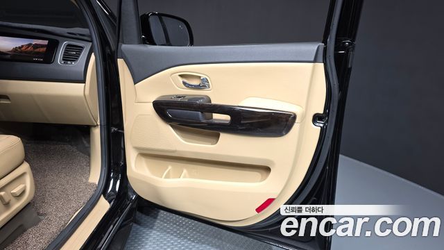 Kia Canival 2019 — photo 15