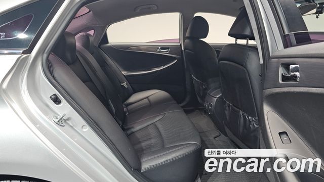 Hyundai Sonata 2014 — photo 17