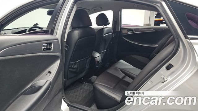 Hyundai Sonata 2014 — photo 16