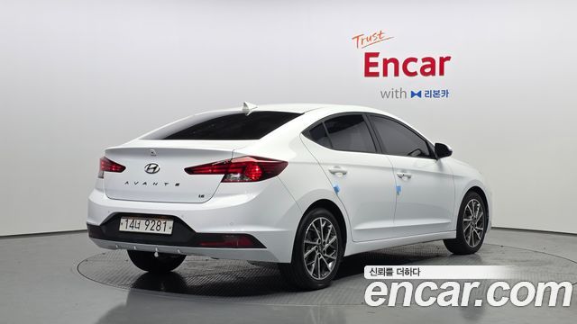 Hyundai AVANTE 2019 — photo 2