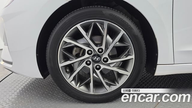 Hyundai AVANTE 2019 — photo 5