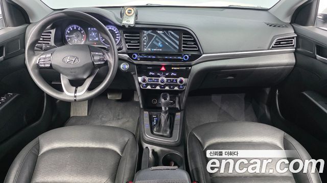 Hyundai AVANTE 2019 — photo 10