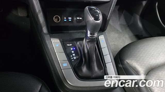 Hyundai AVANTE 2019 — photo 12