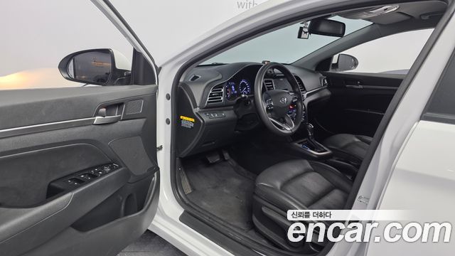 Hyundai AVANTE 2019 — photo 13