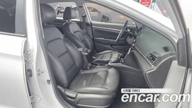 Hyundai AVANTE 2019 — photo 17