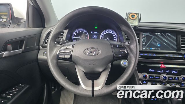 Hyundai AVANTE 2019 — photo 19