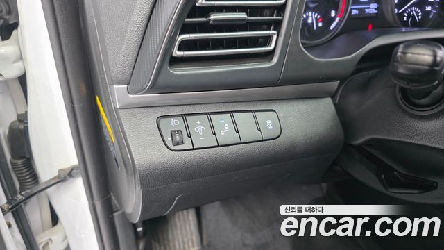 Hyundai AVANTE 2019 — photo 22
