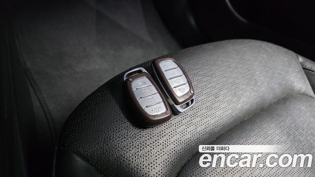 Hyundai AVANTE 2019 — photo 25
