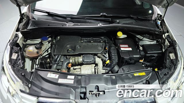 Peugeot 2008 2016 — photo 6