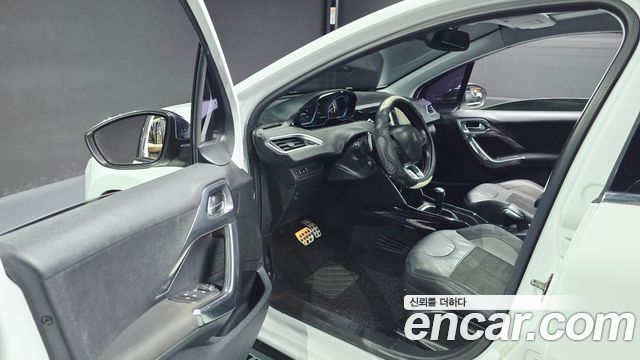 Peugeot 2008 2016 — photo 10