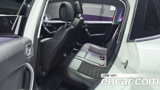 Peugeot 2008 2016 — photo 11