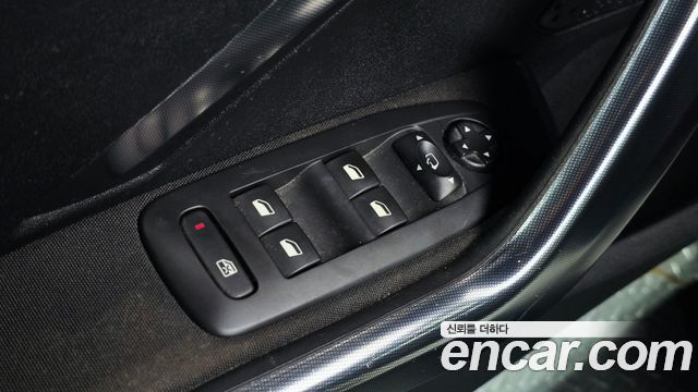 Peugeot 2008 2016 — photo 15