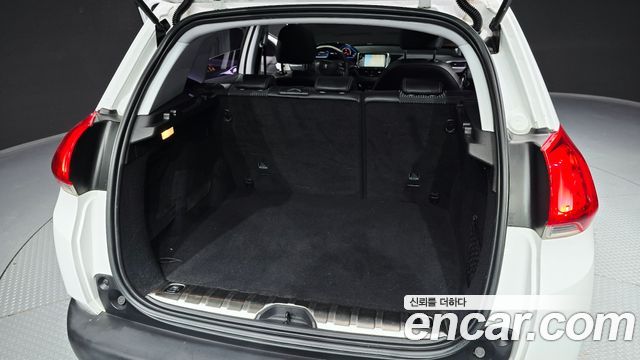 Peugeot 2008 2016 — photo 19