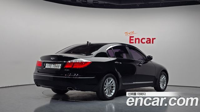 Hyundai Genesis 2011 — photo 2