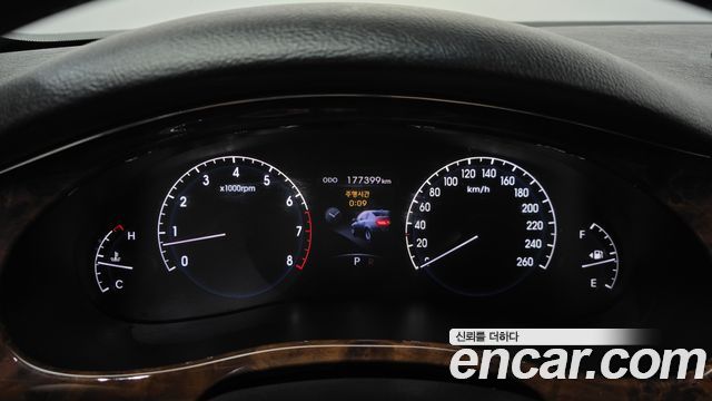Hyundai Genesis 2011 — photo 11
