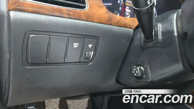 Hyundai Genesis 2011 — photo 22