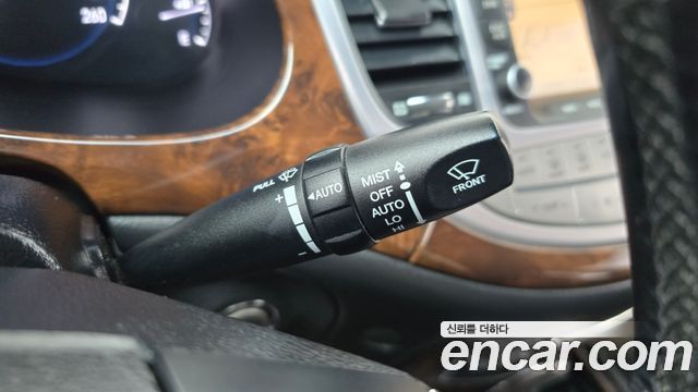Hyundai Genesis 2011 — photo 23