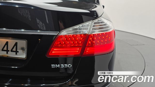 Hyundai Genesis 2011 — photo 9