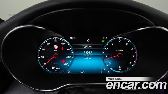 Mercedes-Benz C-Class 2020 — photo 11