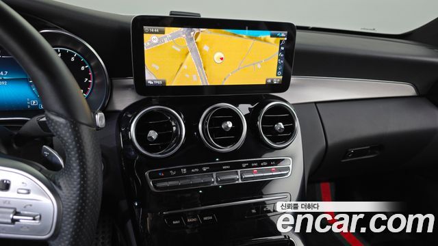 Mercedes-Benz C-Class 2020 — photo 18