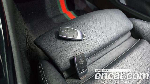 Mercedes-Benz C-Class 2020 — photo 21